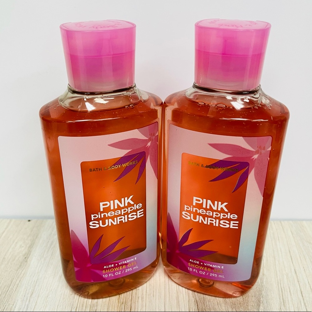 BATH & BODYWORKS-BRAND NEW 2 Pack: Pink Pineapple Sunrise Shower Gel
